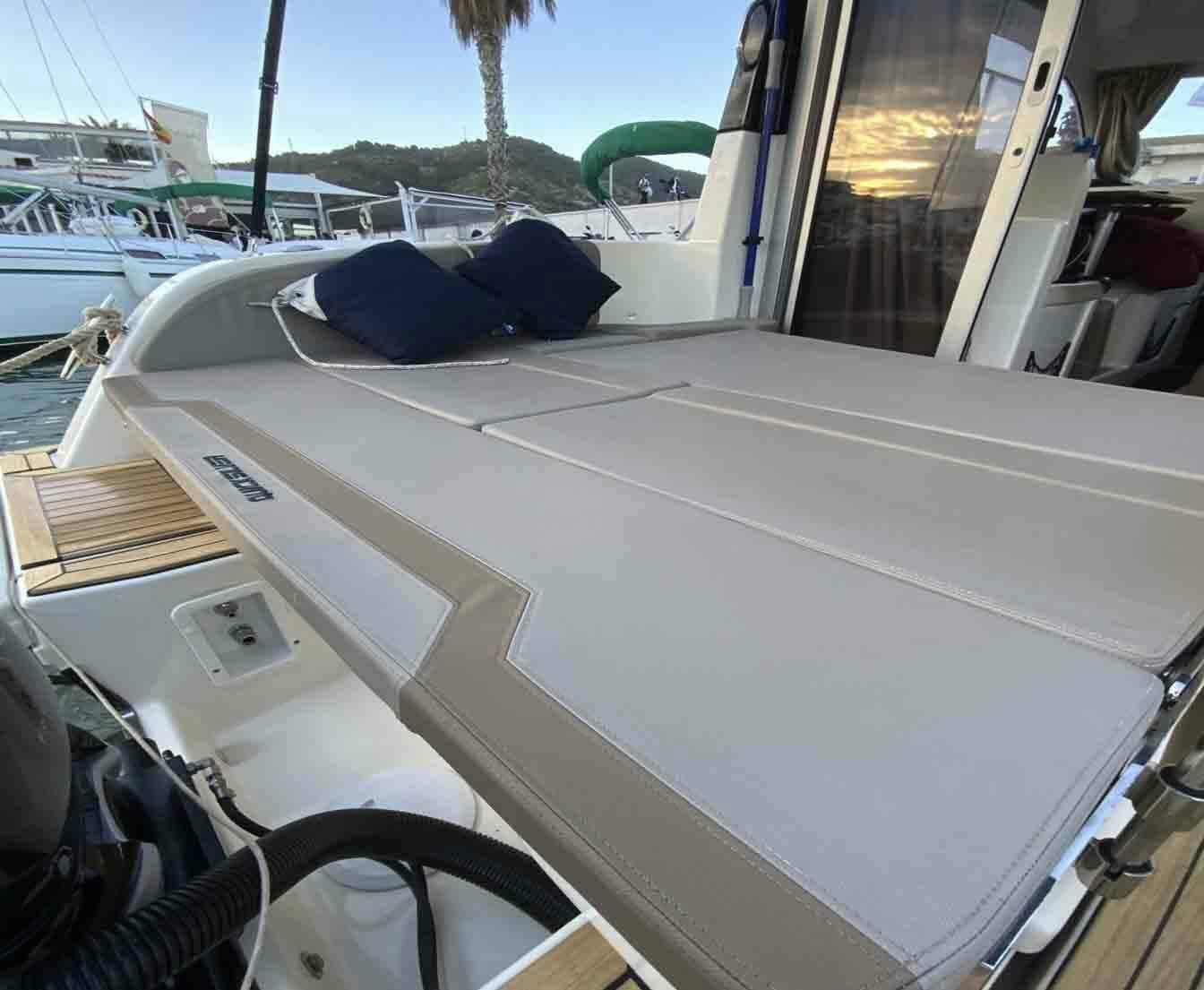 alquiler-barco-sitges-licencia-titulo-pnb-con-patron-5