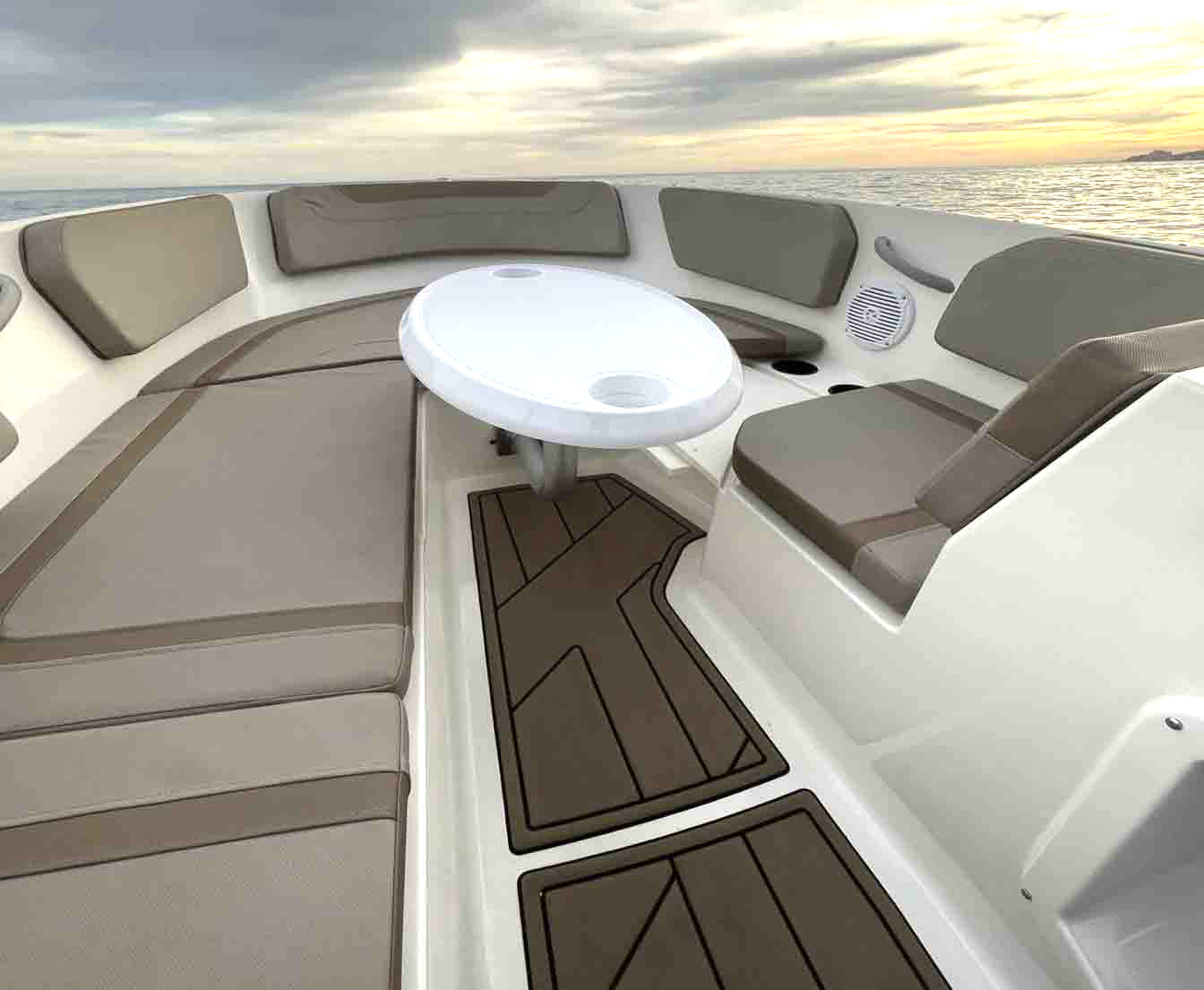 alquiler de barcos sin titulo en sitges, navegar sin licencia en el garraf