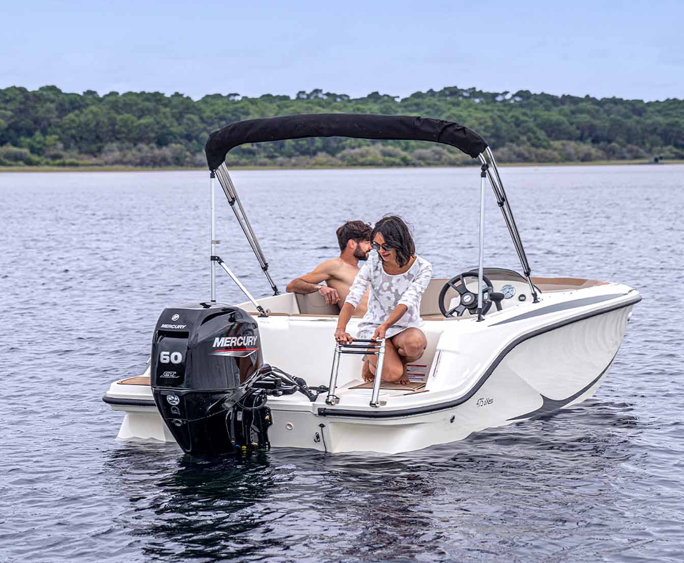 Alquiler de barcos baratos sin titulo en sitges, lanchas para navegar sin licencia en el Garraf